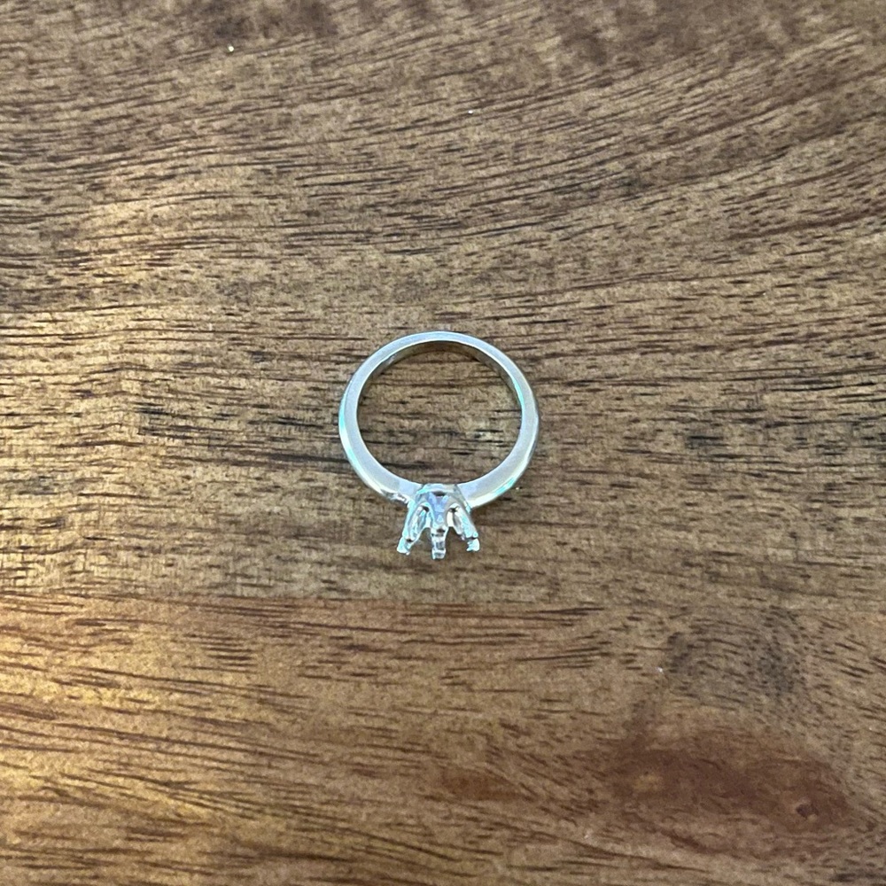 14k White Gold Band